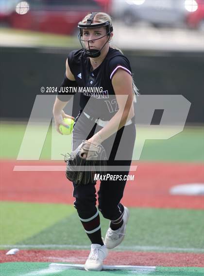 Thumbnail 1 in DeWitt vs. Lincoln (AAA 3A Semifinal) photogallery.