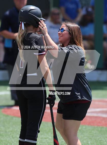 Thumbnail 3 in DeWitt vs. Lincoln (AAA 3A Semifinal) photogallery.