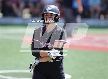 Thumbnail 1 in DeWitt vs. Lincoln (AAA 3A Semifinal) photogallery.