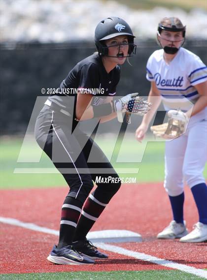 Thumbnail 2 in DeWitt vs. Lincoln (AAA 3A Semifinal) photogallery.