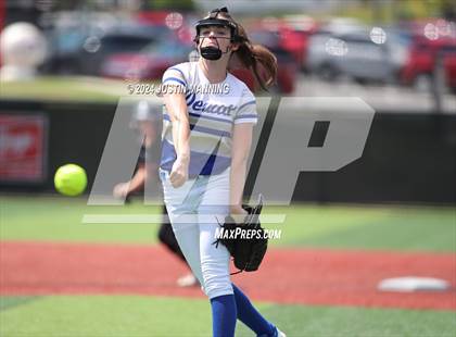 Thumbnail 2 in DeWitt vs. Lincoln (AAA 3A Semifinal) photogallery.