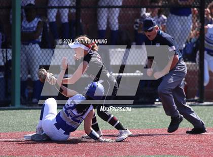 Thumbnail 3 in DeWitt vs. Lincoln (AAA 3A Semifinal) photogallery.