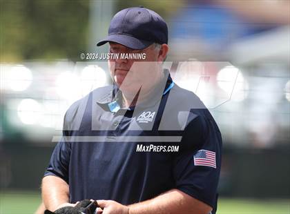 Thumbnail 3 in DeWitt vs. Lincoln (AAA 3A Semifinal) photogallery.