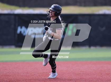 Thumbnail 3 in DeWitt vs. Lincoln (AAA 3A Semifinal) photogallery.