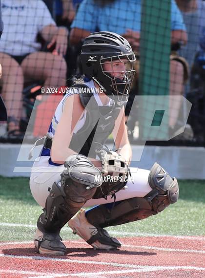 Thumbnail 1 in DeWitt vs. Lincoln (AAA 3A Semifinal) photogallery.