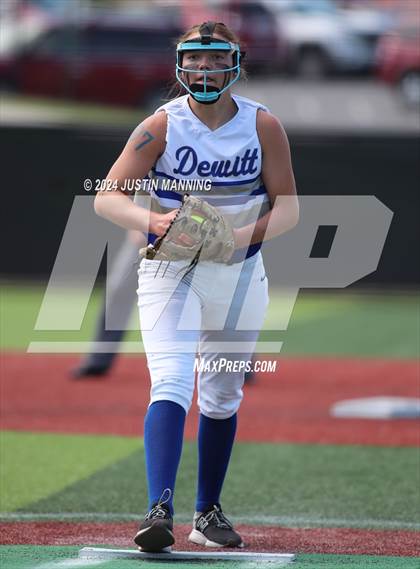 Thumbnail 1 in DeWitt vs. Lincoln (AAA 3A Semifinal) photogallery.