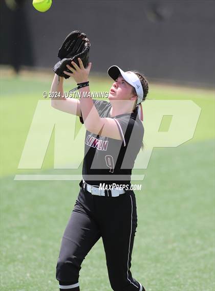 Thumbnail 3 in DeWitt vs. Lincoln (AAA 3A Semifinal) photogallery.