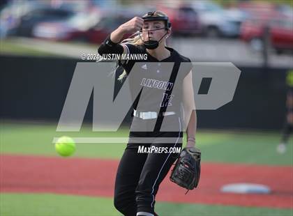 Thumbnail 2 in DeWitt vs. Lincoln (AAA 3A Semifinal) photogallery.