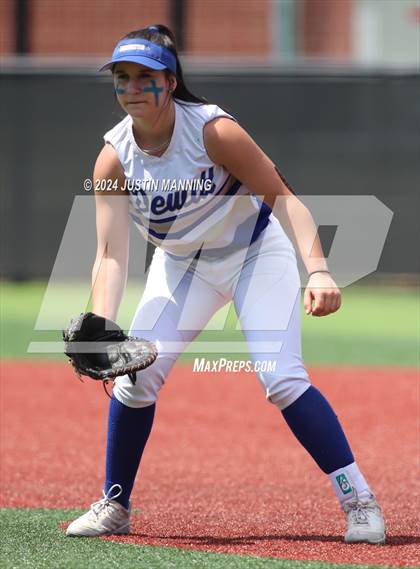Thumbnail 2 in DeWitt vs. Lincoln (AAA 3A Semifinal) photogallery.