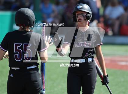 Thumbnail 2 in DeWitt vs. Lincoln (AAA 3A Semifinal) photogallery.