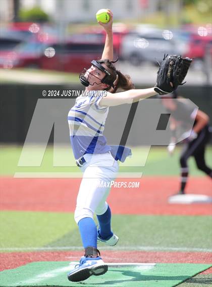 Thumbnail 1 in DeWitt vs. Lincoln (AAA 3A Semifinal) photogallery.