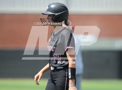 Thumbnail 3 in DeWitt vs. Lincoln (AAA 3A Semifinal) photogallery.