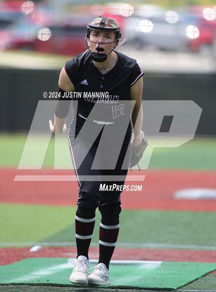 Thumbnail 2 in DeWitt vs. Lincoln (AAA 3A Semifinal) photogallery.
