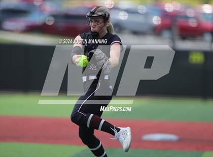 Thumbnail 3 in DeWitt vs. Lincoln (AAA 3A Semifinal) photogallery.