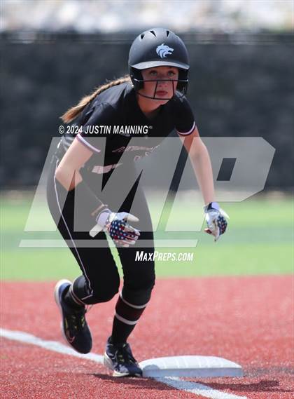 Thumbnail 1 in DeWitt vs. Lincoln (AAA 3A Semifinal) photogallery.