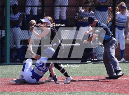 Thumbnail 1 in DeWitt vs. Lincoln (AAA 3A Semifinal) photogallery.