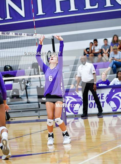 Thumbnail 2 in Pearland vs. Ridge Point photogallery.
