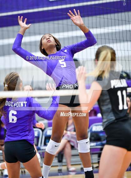 Thumbnail 2 in Pearland vs. Ridge Point photogallery.