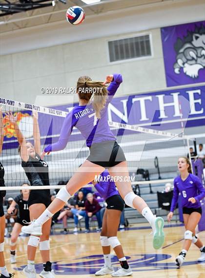 Thumbnail 3 in Pearland vs. Ridge Point photogallery.