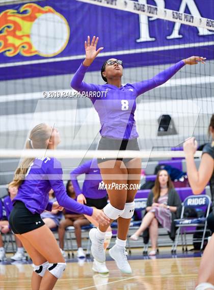 Thumbnail 1 in Pearland vs. Ridge Point photogallery.