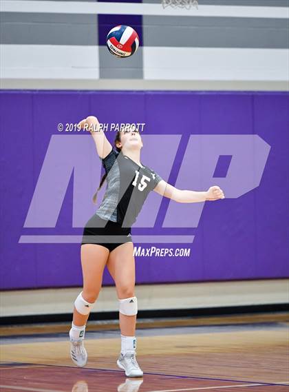 Thumbnail 1 in Pearland vs. Ridge Point photogallery.