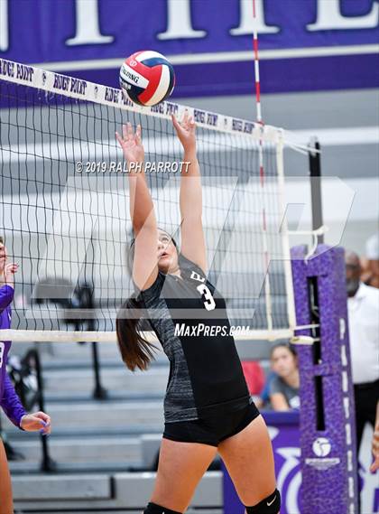 Thumbnail 1 in Pearland vs. Ridge Point photogallery.