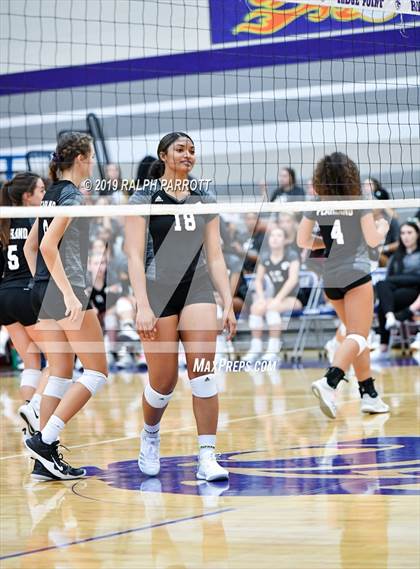 Thumbnail 3 in Pearland vs. Ridge Point photogallery.