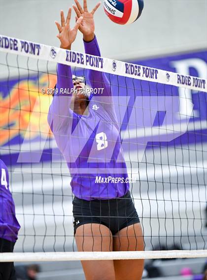 Thumbnail 3 in Pearland vs. Ridge Point photogallery.