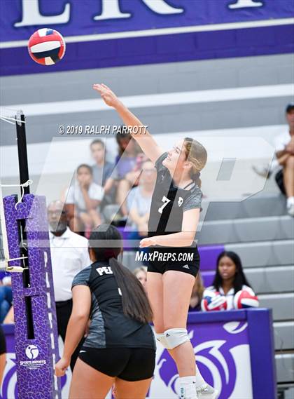 Thumbnail 2 in Pearland vs. Ridge Point photogallery.