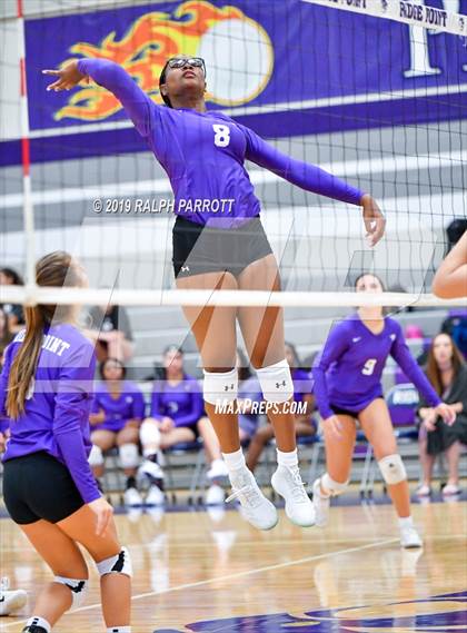 Thumbnail 2 in Pearland vs. Ridge Point photogallery.