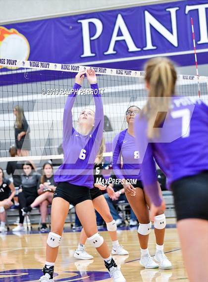 Thumbnail 3 in Pearland vs. Ridge Point photogallery.