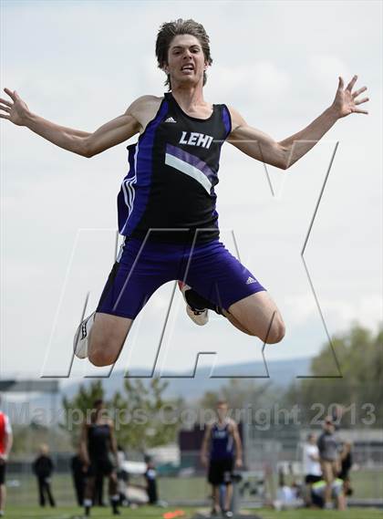Thumbnail 2 in UHSAA Region 4 Championship photogallery.