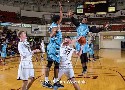 Thumbnail 1 in Rider vs. New Way Christian Academy (Fantasy of Lights) photogallery.