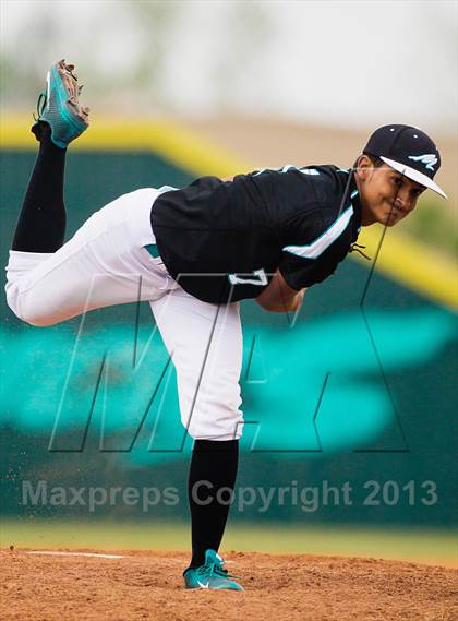 Thumbnail 1 in Dobie @ Pasadena Memorial photogallery.