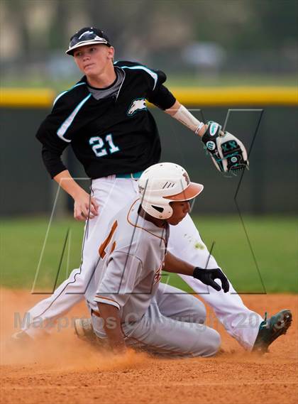 Thumbnail 3 in Dobie @ Pasadena Memorial photogallery.