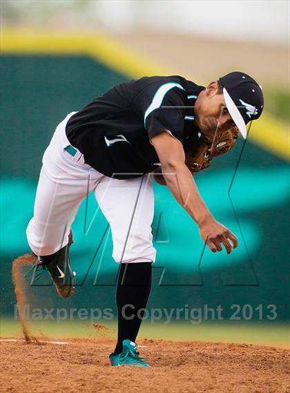 Thumbnail 3 in Dobie @ Pasadena Memorial photogallery.
