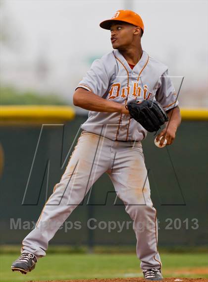 Thumbnail 1 in Dobie @ Pasadena Memorial photogallery.