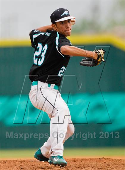 Thumbnail 2 in Dobie @ Pasadena Memorial photogallery.