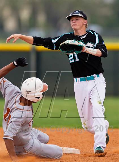 Thumbnail 3 in Dobie @ Pasadena Memorial photogallery.