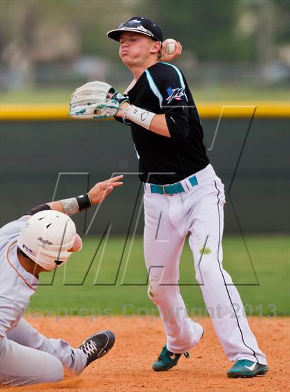 Thumbnail 3 in Dobie @ Pasadena Memorial photogallery.