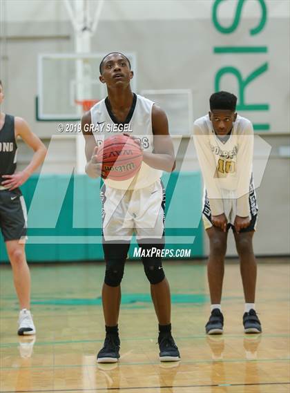 Thumbnail 2 in Edmond Memorial vs Midwest City photogallery.