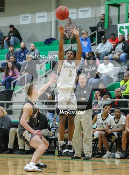 Thumbnail 3 in Edmond Memorial vs Midwest City photogallery.