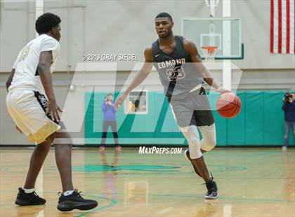 Thumbnail 3 in Edmond Memorial vs Midwest City photogallery.