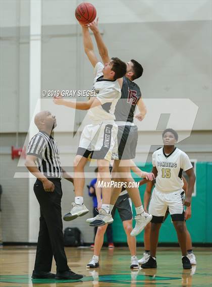Thumbnail 2 in Edmond Memorial vs Midwest City photogallery.