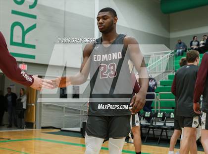 Thumbnail 2 in Edmond Memorial vs Midwest City photogallery.