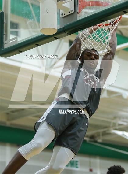 Thumbnail 3 in Edmond Memorial vs Midwest City photogallery.