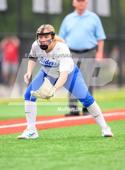 Thumbnail 2 in Ichabod Crane vs. Chenango Valley (NYSPHSAA Class B Final) photogallery.