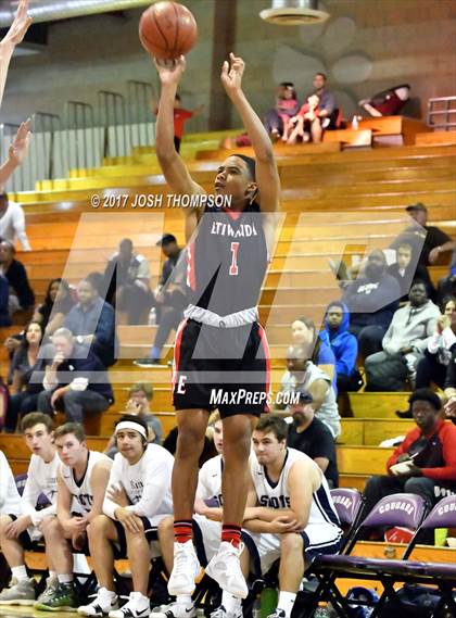Thumbnail 3 in Etiwanda vs. Rim of the World photogallery.