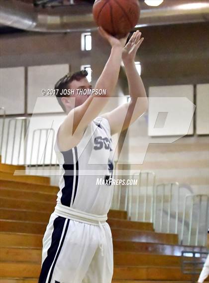 Thumbnail 1 in Etiwanda vs. Rim of the World photogallery.