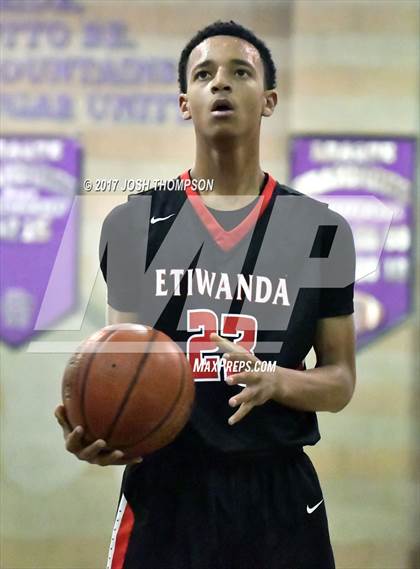 Thumbnail 2 in Etiwanda vs. Rim of the World photogallery.